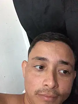 isacalejandroo online show from December 17, 12:34 am