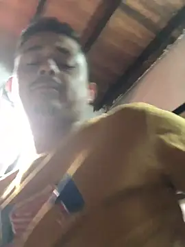 isacalejandroo online show from January 9, 2:44 pm