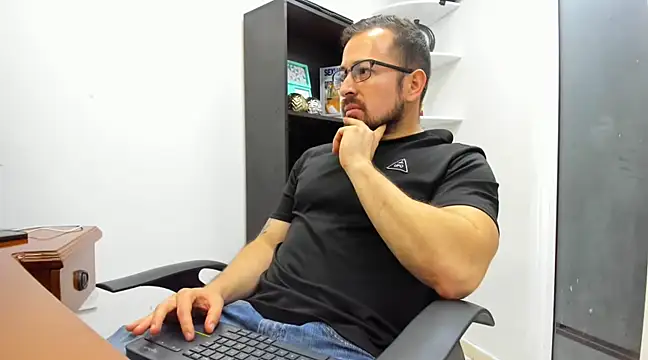 wisdonsenecax online show from January 3, 1:05 am