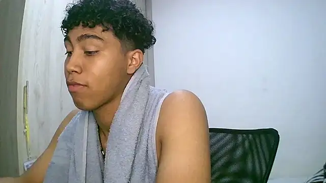 sexy diamante  online show from November 5, 12:12 am