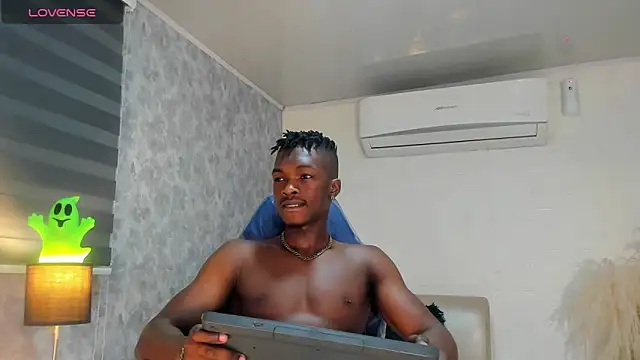 KENDER21  online show from December 17, 8:37 pm