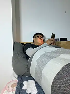 lixiaoshuai8 online show from March 9, 2:21 pm