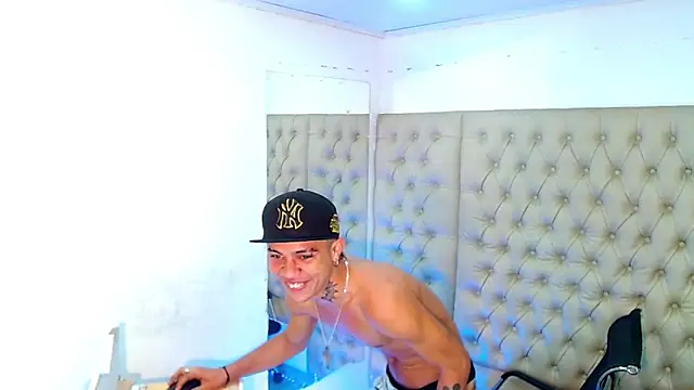 HannibalLester online show from January 13, 10:36 am