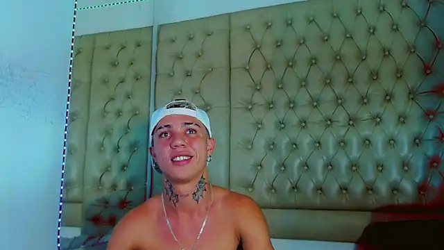 HannibalLester online show from December 3, 9:53 am