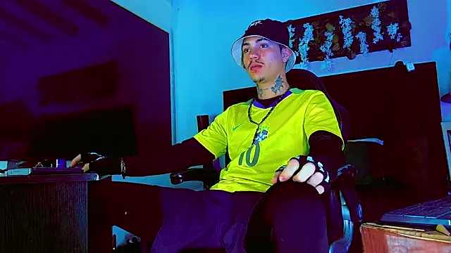 HannibalLester online show from February 25, 4:35 am