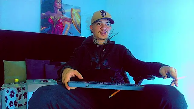 HannibalLester online show from November 28, 6:05 am