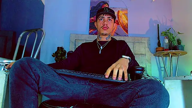 HannibalLester online show from October 13, 9:26 am