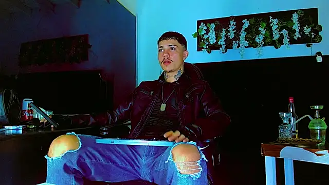 HannibalLester online show from March 28, 8:36 am