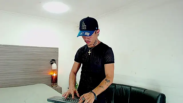 HannibalLester online show from February 26, 2:37 am