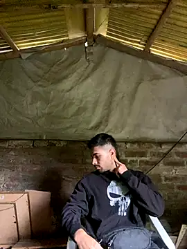 Jestebanano online show from November 4, 1:23 pm