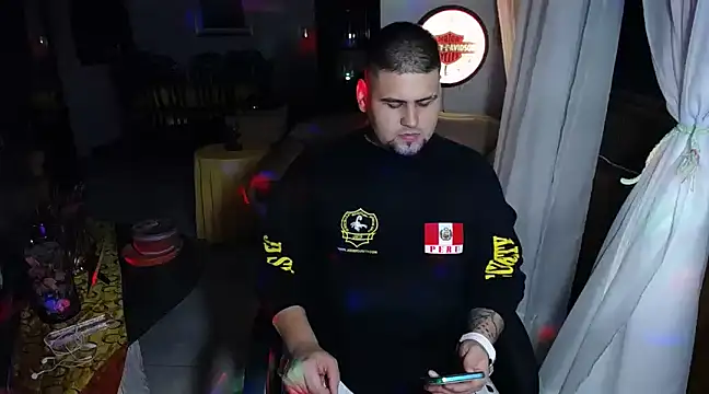 Snapshot of pitbullveryhot chatting on March 2, 4:07 am pitbullveryhot online show from March 2, 4:07 am