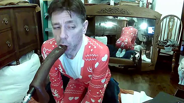 MaxJr8008 online show from December 4, 8:43 am