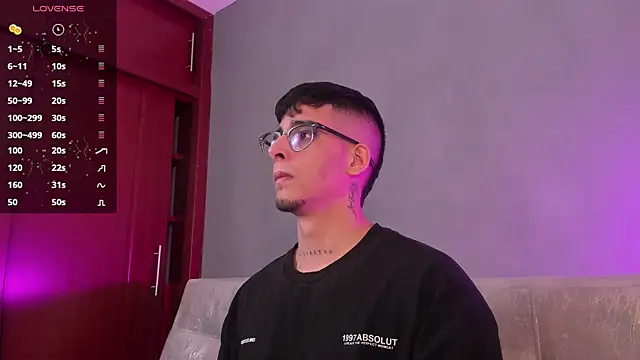 iamcamiloo  online show from January 11, 4:16 am