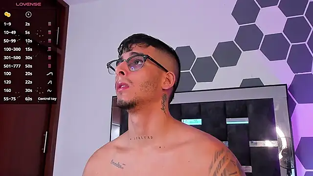 iamcamiloo  online show from February 8, 2:38 pm