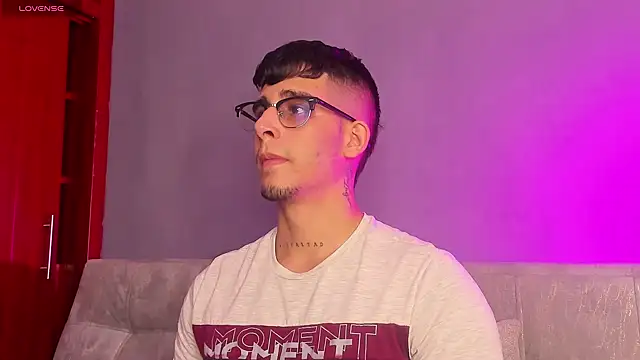 iamcamiloo  online show from January 13, 5:23 am