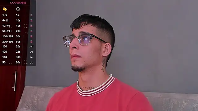 iamcamiloo  online show from December 20, 4:53 am