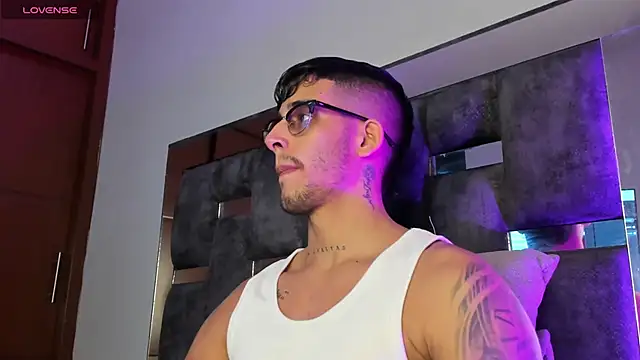 iamcamiloo  online show from March 21, 2:07 am