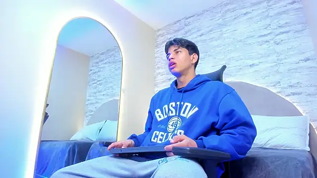 Benjamin More online show from December 27, 3:38 pm