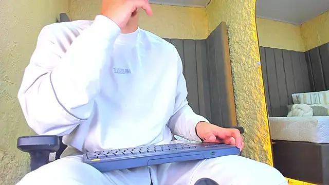 Benjamin More online show from November 16, 5:59 pm