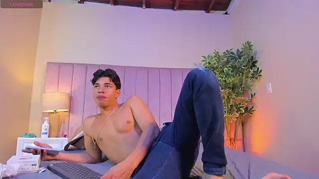 Benjamin More online show from January 31, 10:42 am