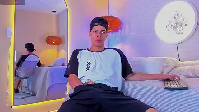 Benjamin More online show from June 26, 11:29 pm