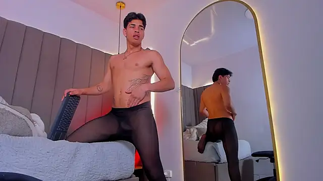 Benjamin More online show from July 5, 2:26 am