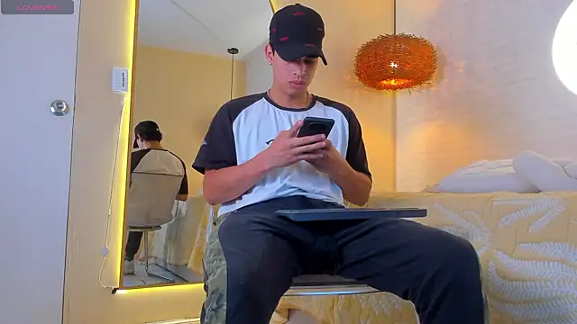 Benjamin More online show from July 22, 4:26 am