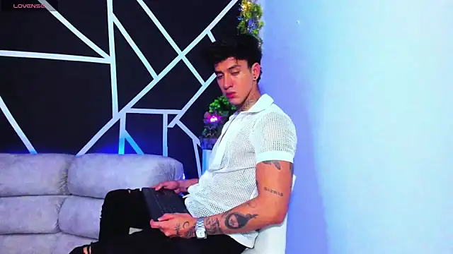 JUSTIN FULLER1 online show from February 3, 10:00 pm