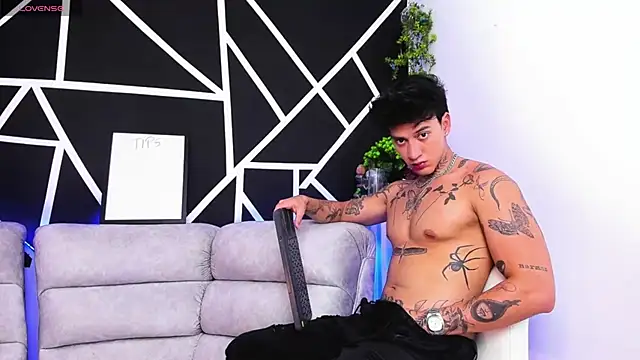 JUSTIN FULLER1 online show from February 26, 7:25 pm