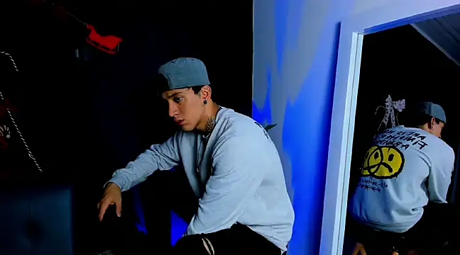 JUSTIN FULLER1 online show from December 9, 3:01 pm