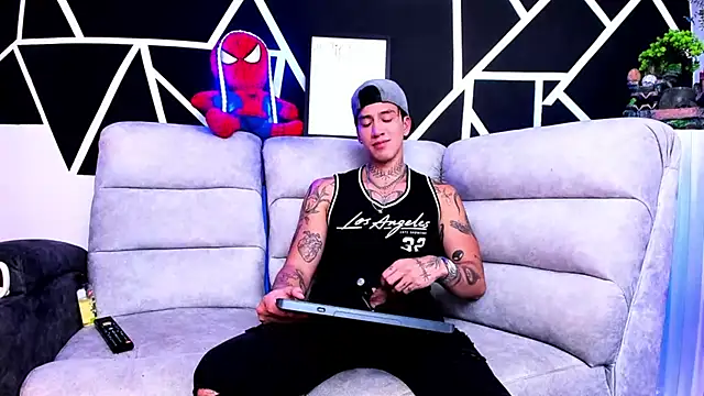 JUSTIN FULLER1 online show from March 10, 1:45 am