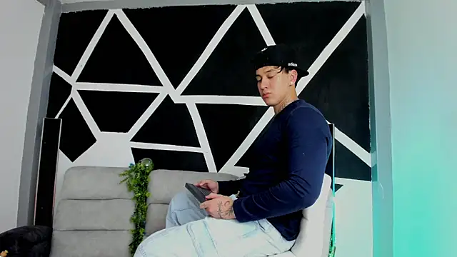 JUSTIN FULLER1 online show from November 8, 12:03 am