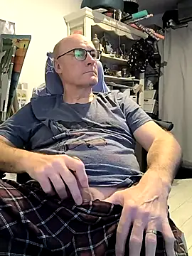 bogland33 online show from February 18, 7:10 pm