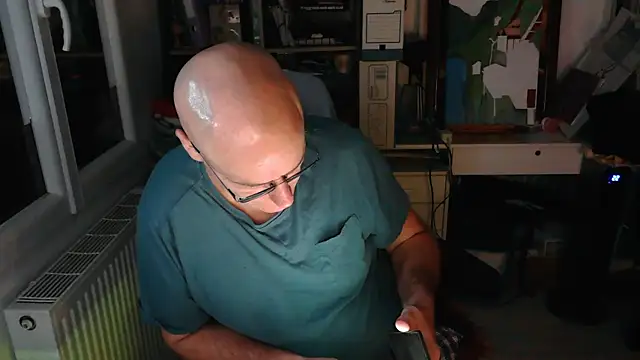 bogland33 online show from January 4, 10:45 pm