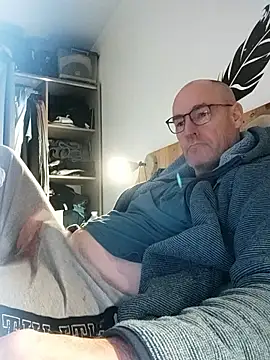 bogland33 online show from January 15, 8:33 pm