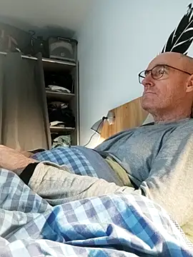 bogland33 online show from February 12, 6:58 pm