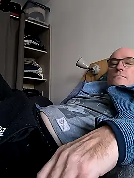 bogland33 online show from February 5, 9:04 am