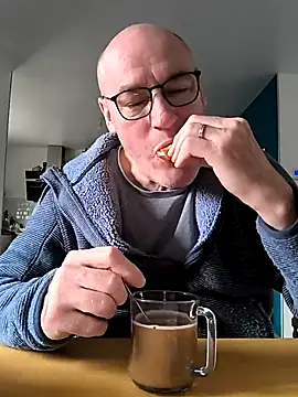 bogland33 online show from February 13, 8:27 am