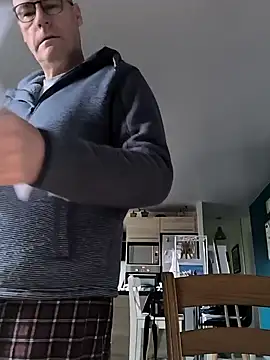 bogland33 online show from February 11, 8:05 am