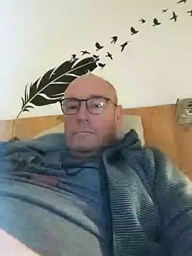 bogland33 online show from December 17, 8:48 pm