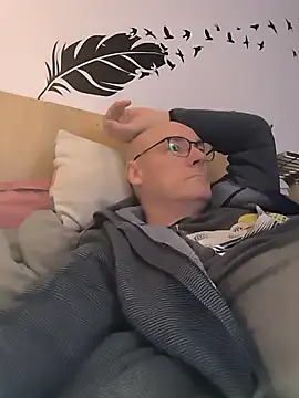 bogland33 online show from October 26, 7:49 pm