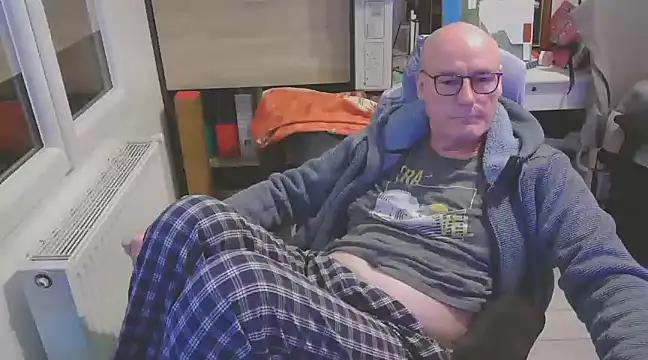 bogland33 online show from February 3, 8:57 pm