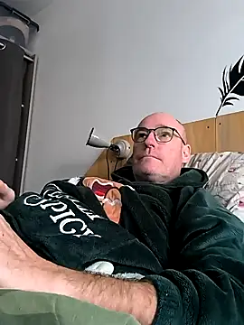 bogland33 online show from March 15, 8:37 am