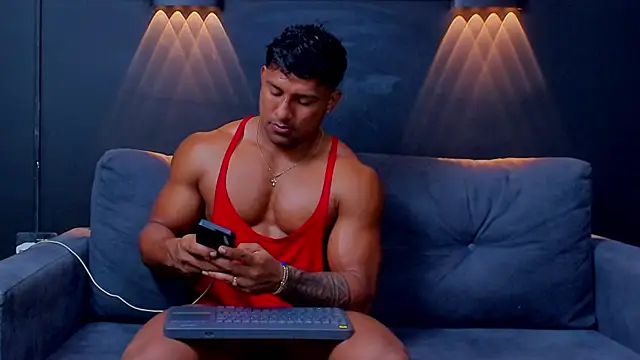 Snapshot of CallumMuscle chatting on March 13, 3:39 pm CallumMuscle online show from March 13, 3:39 pm