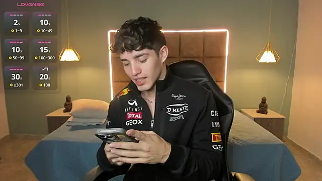 AlejooTwink online show from May 25, 2:29 am