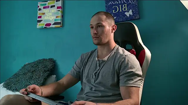 AxelFairchaild online show from September 28, 2:48 pm