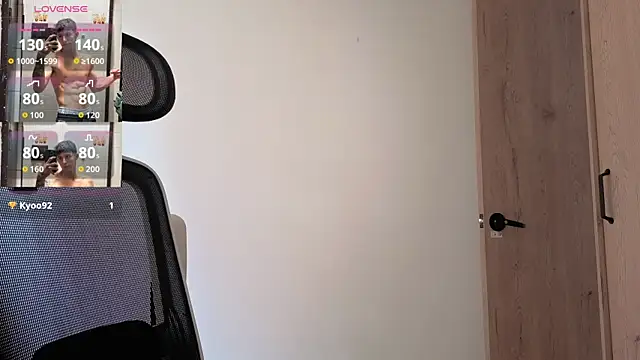 Cristopher23  online show from November 28, 6:21 pm