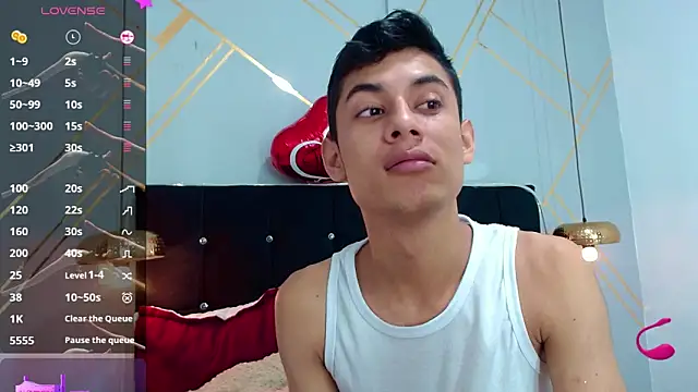 Snapshot of Oliver_king_sex chatting on March 5, 5:29 pm Oliver king sex online show from March 5, 5:29 pm