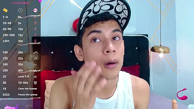 Snapshot of Oliver_king_sex chatting on March 8, 5:30 pm Oliver king sex online show from March 8, 5:30 pm