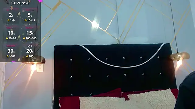 Snapshot of Oliver_king_sex chatting on December 28, 5:25 pm Oliver king sex online show from December 28, 5:25 pm